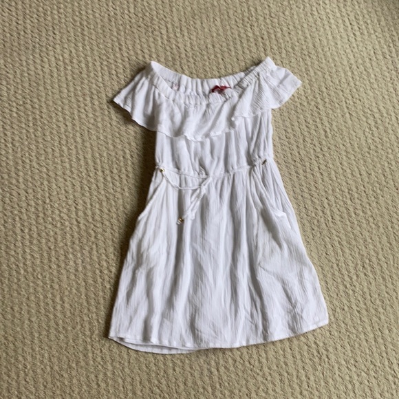 simple white dress - Picture 1 of 3